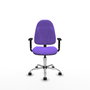 Chaise de bureau Algarra avec mécanisme de contact permanent de base, recouverte de tissu couleur lilas. Équipée d'une base chromée, d'accoudoirs 1D et de roulettes en nylon de 50 mm