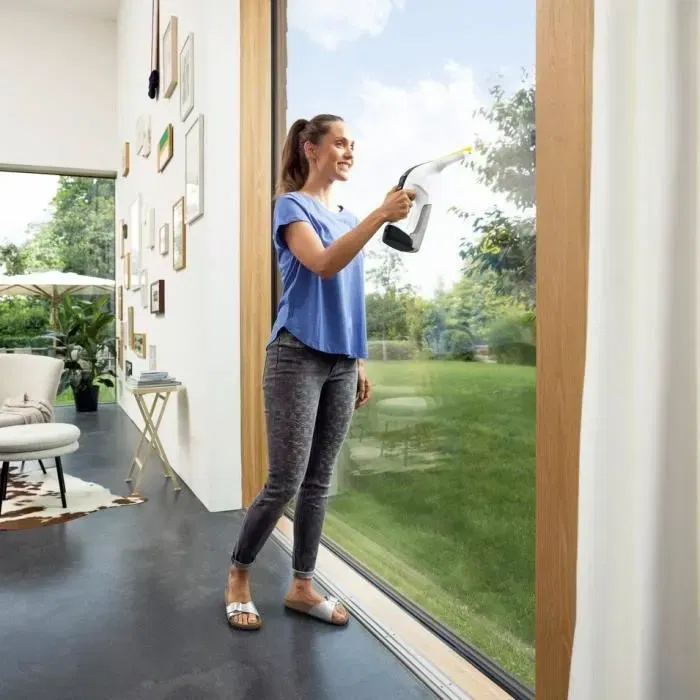 Karcher WV 6 Plus Nettoyeur de vitres sans fil avec raclette XL 280 mm, autonomie 100 min, nettoyage jusqu'à 300 m², blanc