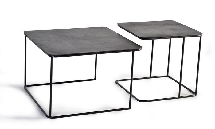 GINER Y COLOMER - Set de 2 Tables Basses Emboîtables en Métal avec Plateau Martelé Bronze, Noir et Fer - 60 cm & 46 cm GINER Y COLOMER - Set de 2 Tables Basses Emboîtables en Métal avec Plateau Martelé Bronze, Noir et Fer - 60 cm & 46 cm