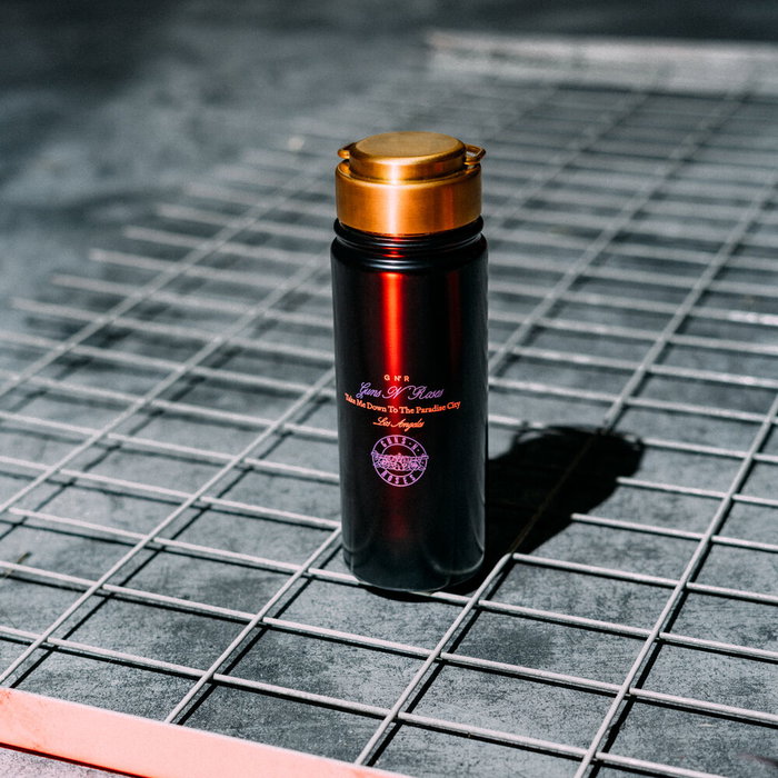 ERIK Bouteille isotherme en acier inoxidable Guns N Roses, 500 ml (0,5 L), maintient chaud 12h et froid 24h, avec bouchon étanche