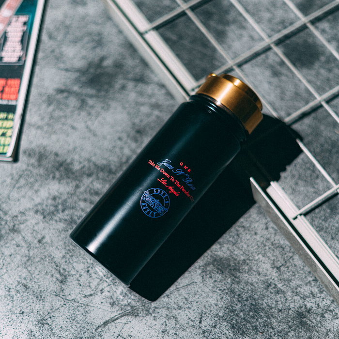 ERIK Bouteille isotherme en acier inoxidable Guns N Roses, 500 ml (0,5 L), maintient chaud 12h et froid 24h, avec bouchon étanche
