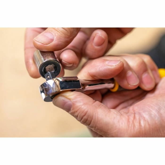 Stanley Jeu de cliquet et douilles 1/4'' 72 dents et 10 douilles 5,5-14 mm Stanley Jeu de cliquet et douilles 1/4'' 72 dents et 10 douilles 5,5-14 mm