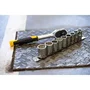 Stanley STMT82666-0 - Jeu de cliquet et douilles : Cliquet 1/4" 72 dents + 10 douilles 6 pans (5,5 à 14 mm) - Prise confort