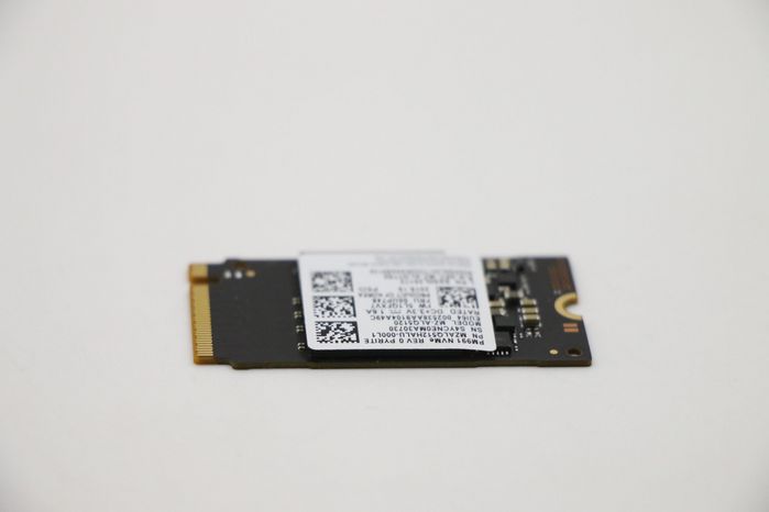 Lenovo SSD M.2 2242 512 Go PCIe NVMe Gen 4 x4 Lenovo SSD M.2 2242 512 Go PCIe NVMe Gen 4 x4