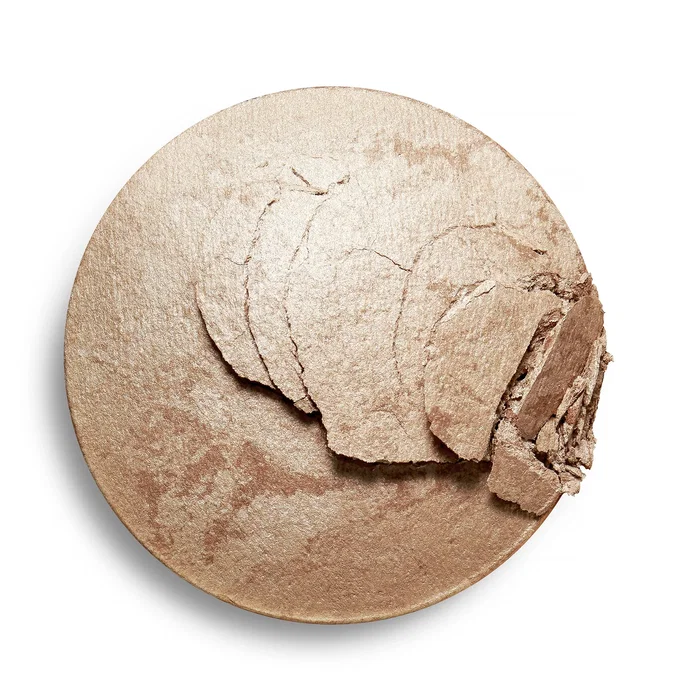 Makeup Revolution Reloaded Poudre compacte bronzante Romance de vacances