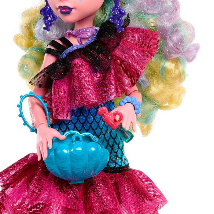 Mattel Monster High Poupee Lagoona Blue - Robe de Soirée Monster Ball avec Décorations Corail et Sac à Main Coquillage Ouvrable (Hnf71)