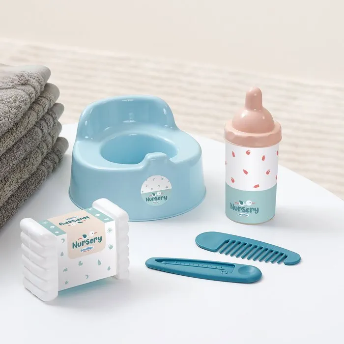 Ecoiffier Nursery 1835 - Lit à bascule bébé avec mobile et accessoires (pot, couches, peigne, thermomètre, biberon) - Jouet dès 18 mois