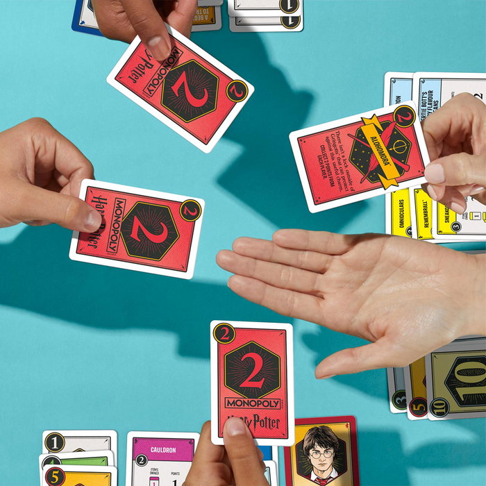 Monopoly Deal Hasbro - Jeu de cartes Harry Potter (Licence officielle), Version portugaise et espagnole, Recommandé à partir de 8 ans