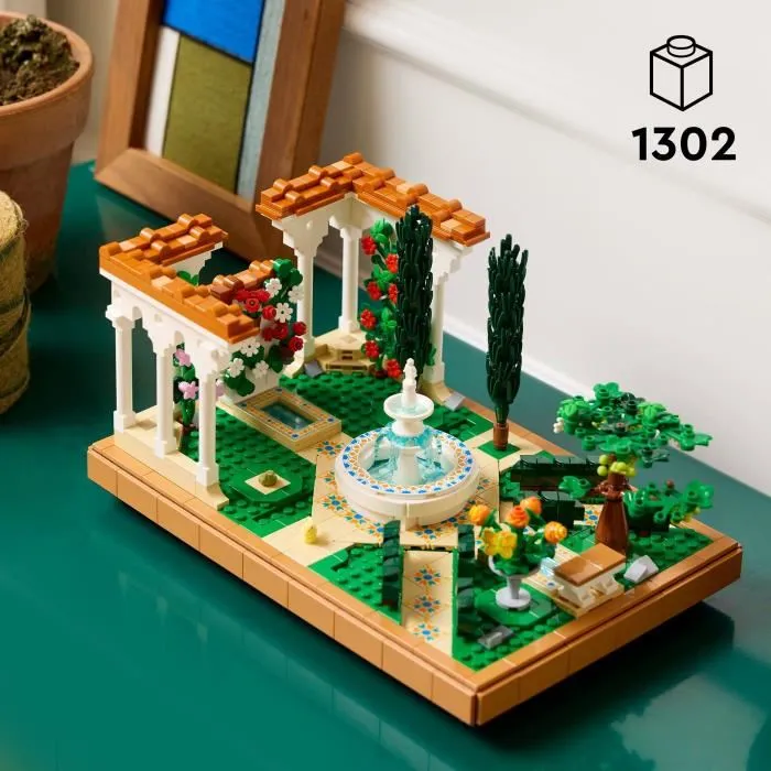 LEGO Icons 10359 Le jardin andalou, Set de construction adulte 1302 pièces avec fontaine, cyprès et figurines, Décoration intérieure
