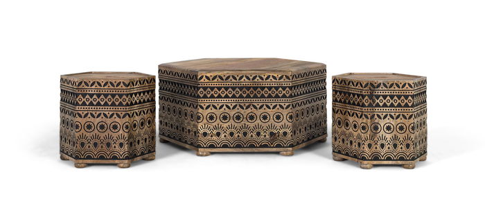 GINER Y COLOMER Set de Table Basse Hexagonale et 2 Tabourets en Bois Massif avec Motifs Géométriques Taillés à la Main - Finition Naturelle et Noire GINER Y COLOMER Set de Table Basse Hexagonale et 2 Tabourets en Bois Massif avec Motifs Géométriques Taillés à la Main - Finition Naturelle et Noire