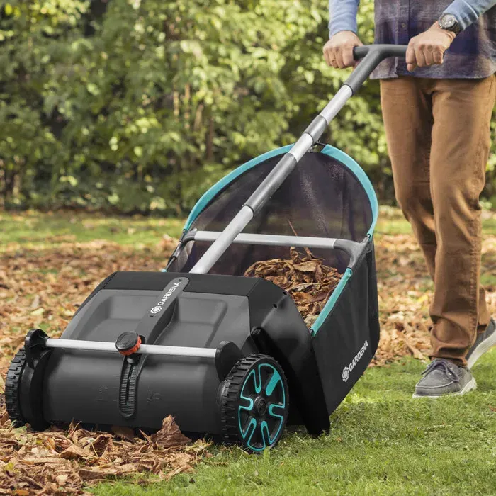 Gardena 3565-20 Ramasse-feuilles électrique, largeur de travail 49 cm, bac collecteur 90 L, poignée ergonomique, ramassage de feuilles et déchets sur toutes surfaces