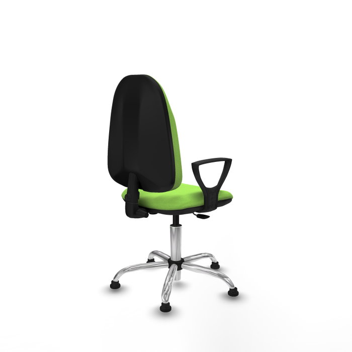 Chaise de bureau Algarra avec mécanisme de contact permanent de base, recouverte de tissu couleur pistache. Équipée d'une base chromée, d'accoudoirs fixes et de butées