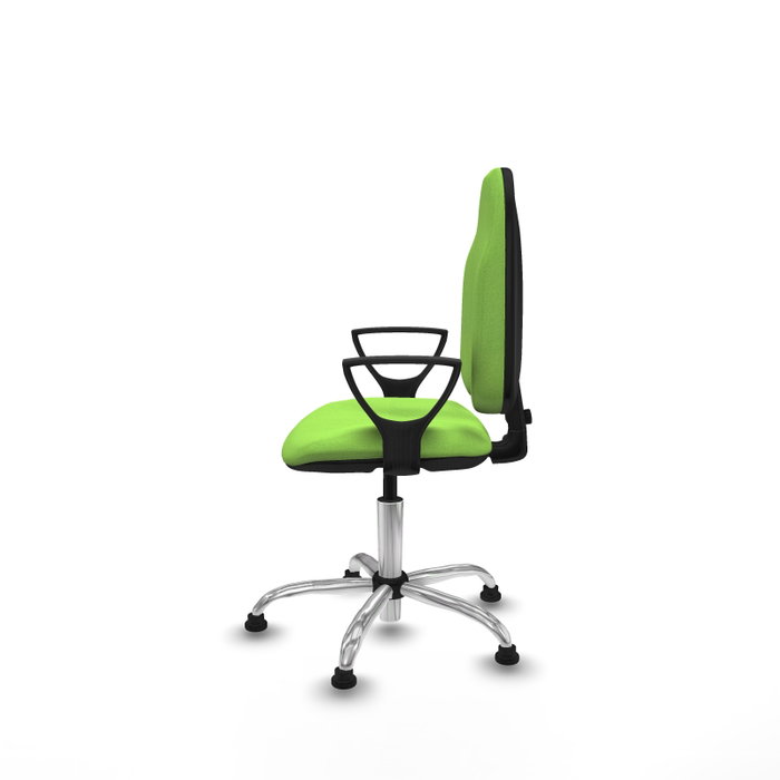 Chaise de bureau Algarra avec mécanisme de contact permanent de base, recouverte de tissu couleur pistache. Équipée d'une base chromée, d'accoudoirs fixes et de butées