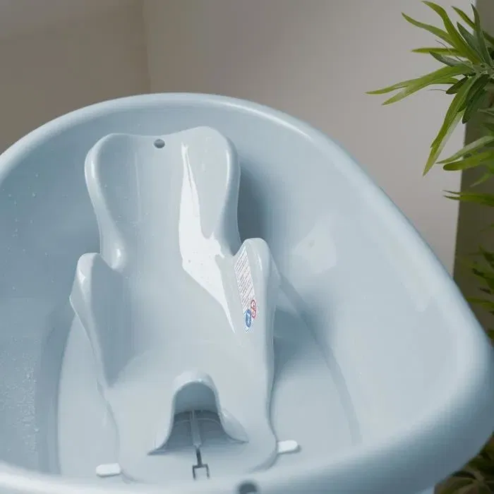 Thermobaby Transat de bain Daphné - Siège de bain bébé, Bleu, Conforme aux normes de sécurité, Pour enfants jusqu'à 8 kg, Compact (48,5 x 23 x 18 cm)