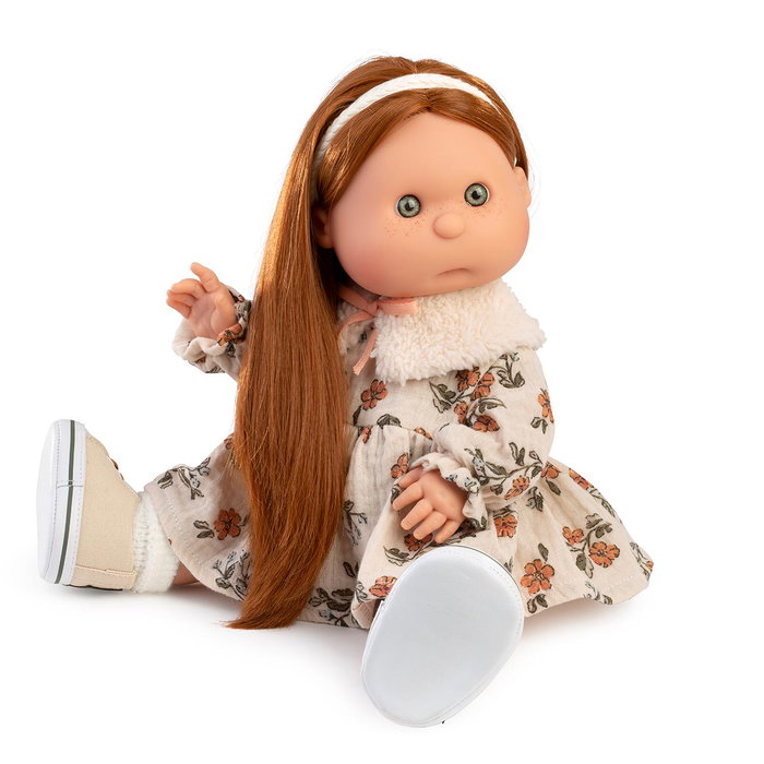 Antonio Juan - Muñeca Iris Melena Pelirroja, Poupée de mode bohème 38 cm aux cheveux roux, avec robe fleurie - 23315