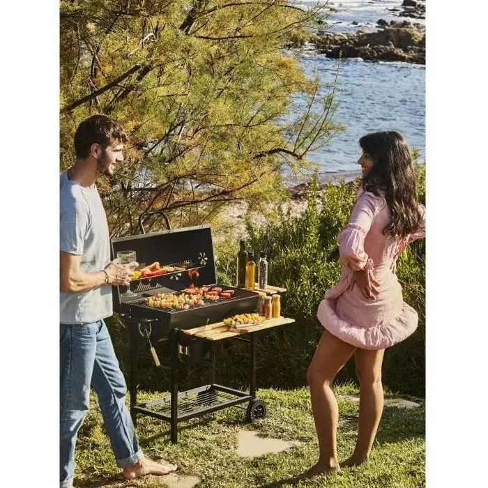 Cookingbox Barbecue à charbon MIKE - Noir - Grande surface de cuisson 71x35 cm - Grille acier chromé - Dimensions 115x66x106 cm - Tablettes en bois FSC