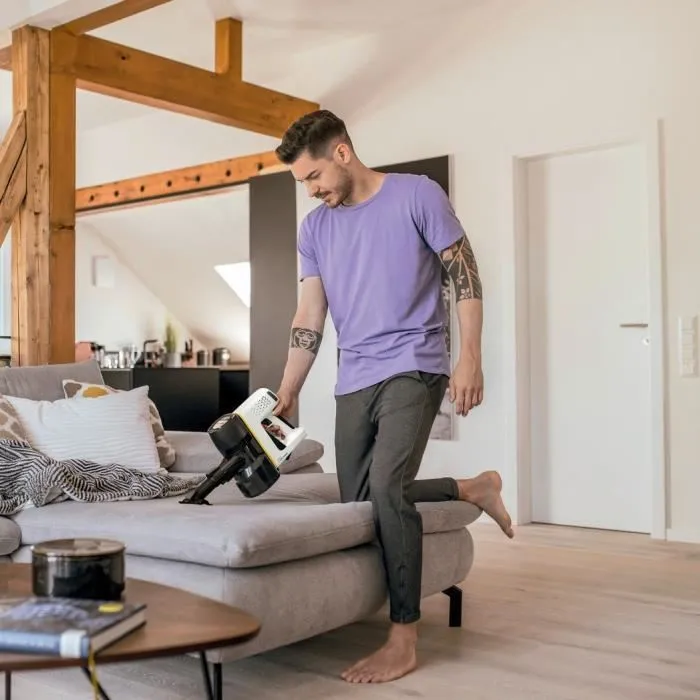 Karcher Aspirateur balai sans fil VC 4 Cordless myHome - Autonomie 30 min - Silencieux - Avec brosse électrique et mode Boost