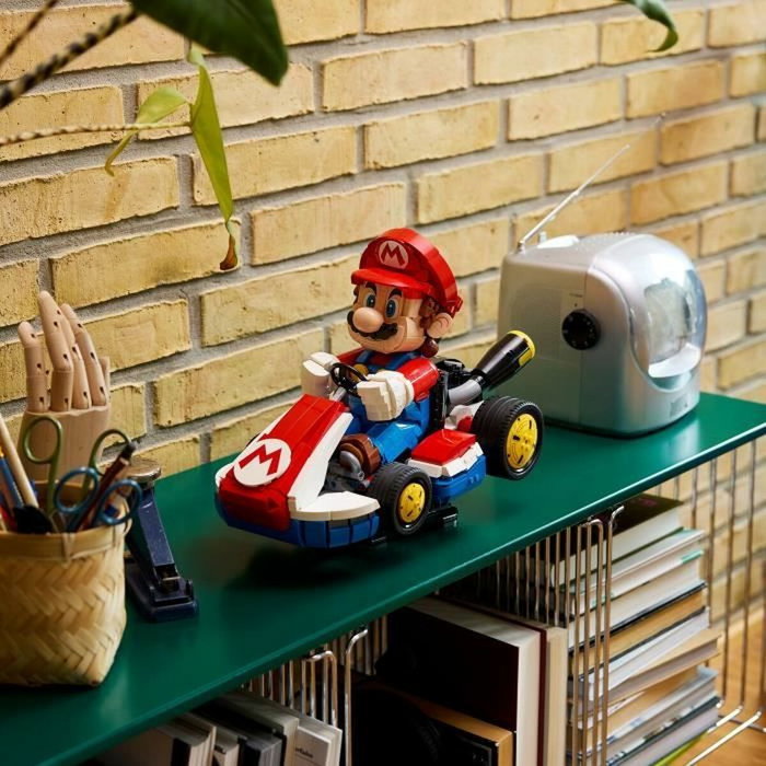 LEGO Mario & Standard Kart 72037 Super Mario™