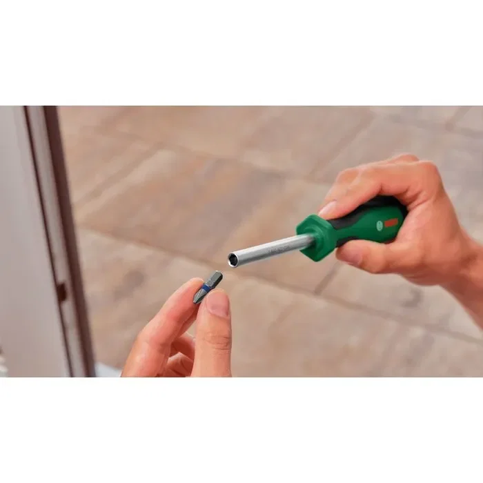 Bosch Set d'outils 134 pièces - Coffret de fixation avec cliquets, clés, embouts et douilles pour bricolage