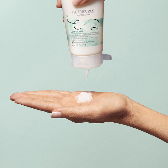 Wella Professionals NUTRICURLS Après-shampoing Démêlant Cheveux Bouclés et Ondulés 200 ml