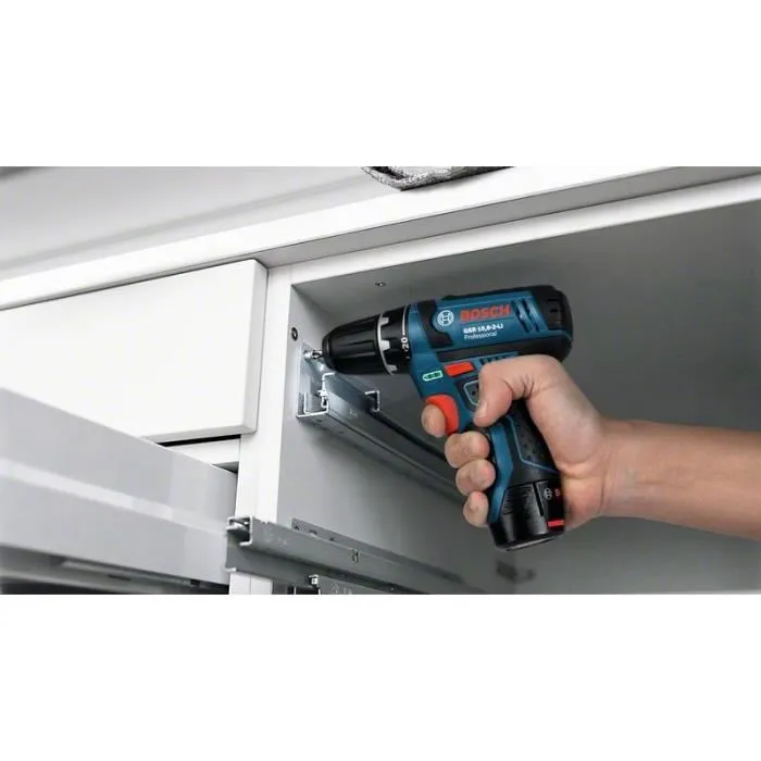 Bosch Professional Perceuse-visseuse à percussion GSB 12V-15 (30 Nm) avec 2 batteries 2,0Ah et chargeur AL 12V-20 - Réf. 06019B690H