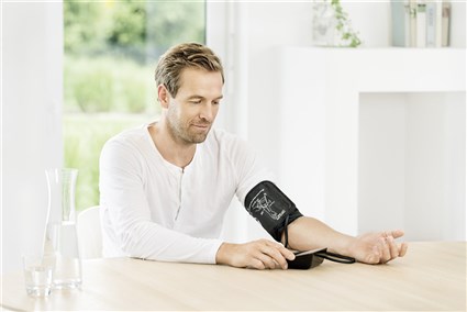 Beurer BM-54 Tensiomètre Bras avec Bluetooth et Grande Écran LCD XL Tactile - Connexion App Santé