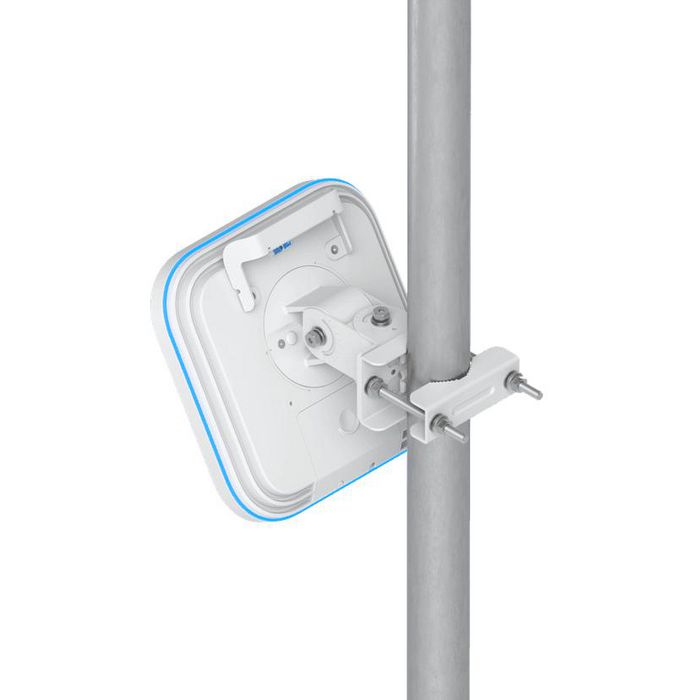 Ubiquiti UniFi E7 Point d'accès Campus WiFi 7 intérieur/extérieur - WiFi 7 (11be) Dual-Band jusqu'à 8.6 Gbps, 10G Ethernet, antennes 4x4 directionnelles