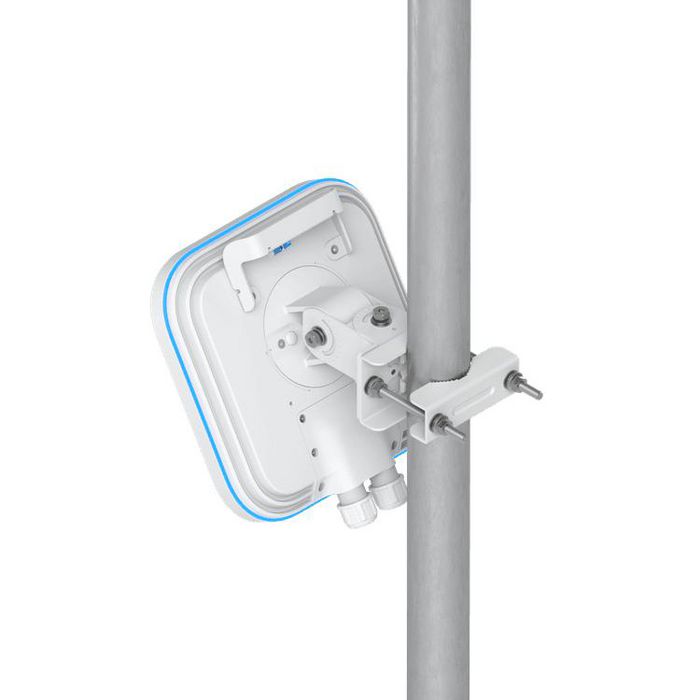 Ubiquiti UniFi E7 Point d'accès Campus WiFi 7 intérieur/extérieur - WiFi 7 (11be) Dual-Band jusqu'à 8.6 Gbps, 10G Ethernet, antennes 4x4 directionnelles