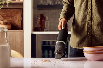 Kitchenaid 5KKVR100BM Aspirateur de cuisine sans fil sans batterie noir mat, 130 ml, deux vitesses, pour migales et déchets secs Kitchenaid 5KKVR100BM Aspirateur de cuisine sans fil sans batterie noir mat, 130 ml, deux vitesses, pour migales et déchets secs