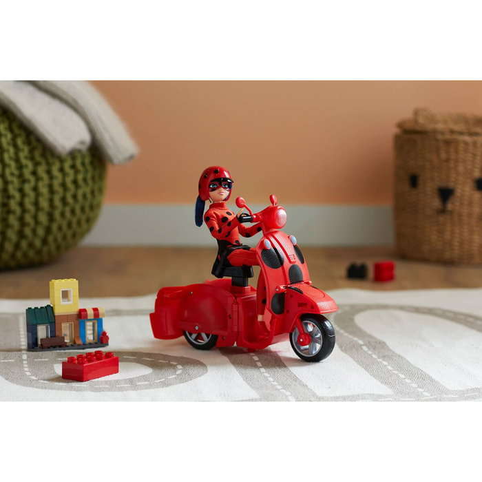 Bandai Scooter Miraculous Switch'n go avec poupée articulée Ladybug Lucky Charm 26 cm