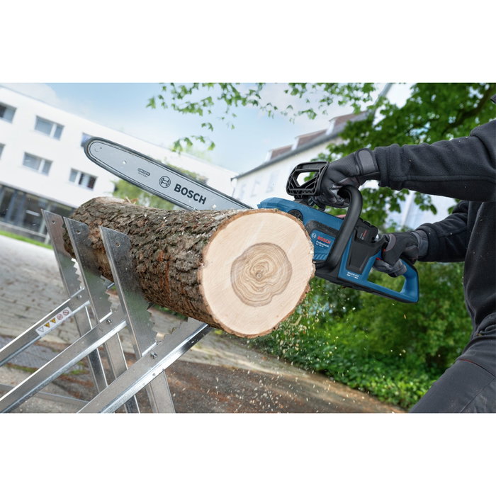 Bosch Professional GKE 18V-40 Tronçonneuse sans fil avec batterie 5,5 Ah et chargeur