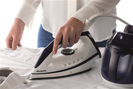 Ariete 5571 Centre de repassage vapeur Steam Power Easy 2400 W avec semelle en céramique et réservoir d'eau de 1,8 L
