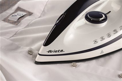 Ariete 5571 Centre de repassage vapeur Steam Power Easy 2400 W avec semelle en céramique et réservoir d'eau de 1,8 L