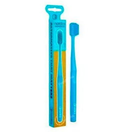 Nordics Oral Care Cepillo Dental Soft 6.580 Azul - Brosses à Dents Adulte Poils Extra-Soubs 6580, Mango Ergonomique PLA, Emballage Carton Recyclable - Bleu