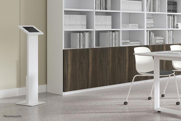 Neomounts FL15-750WH1 Support au sol pour tablettes 9.7 à 11 pouces avec antivol et gestion des câbles - Blanc