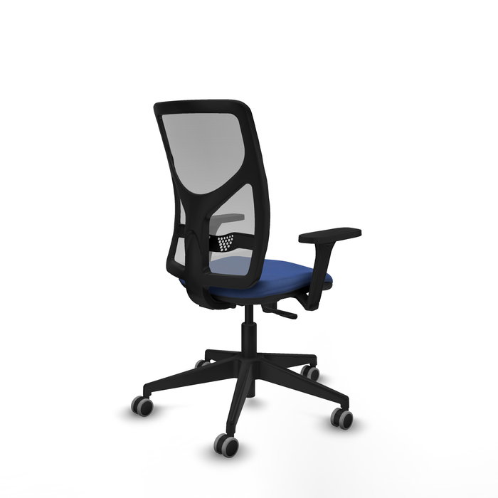 Chaise Motilla Synchro 3 positions tissu Bleu foncé Maille Gris Base pyramidale noire Accoudoir 3D Sans appui-tête Roulettes 65mm pour moquette