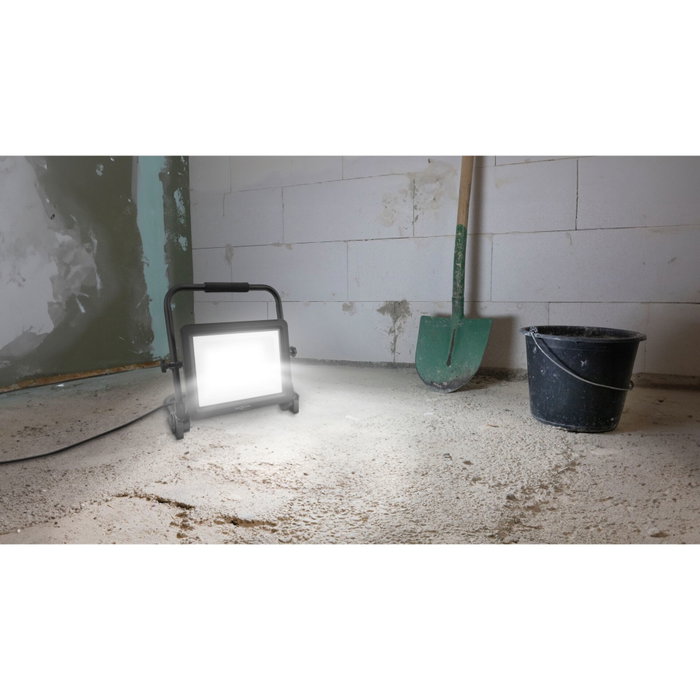 Ansmann FL150W-AC Projecteur LED 150W 18 000lm avec câble Ansmann FL150W-AC Projecteur LED 150W 18 000lm avec câble