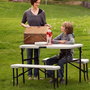Color Baby - Ensemble table pliable (106x61x74 cm) et 2 bancs pliables avec poignées (94x22x42 cm) pour 4 personnes - Plastique et Acier