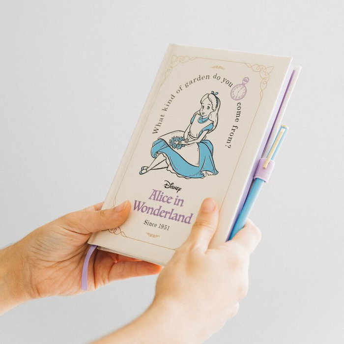ERIK - Carnet A5 Premium 96 pages avec couverture rigide et stylo à bille assorti, thème Alice au Pays des Merveilles Disney, poche intérieure ERIK - Carnet A5 Premium 96 pages avec couverture rigide et stylo à bille assorti, thème Alice au Pays des Merveilles Disney, poche intérieure
