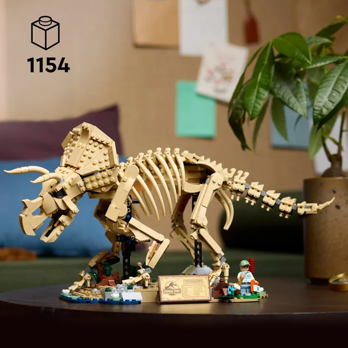 LEGO Jurassic World 77985 - Les fossiles de Dinosaures : Le Tricératops - Maquette de squelette pour adulte, 1154 pièces LEGO Jurassic World 77985 - Les fossiles de Dinosaures : Le Tricératops - Maquette de squelette pour adulte, 1154 pièces