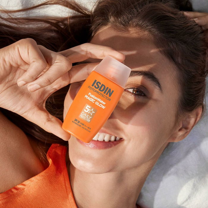 Écran solaire visage Isdin Fusion water magic glow Spf 50 50 ml