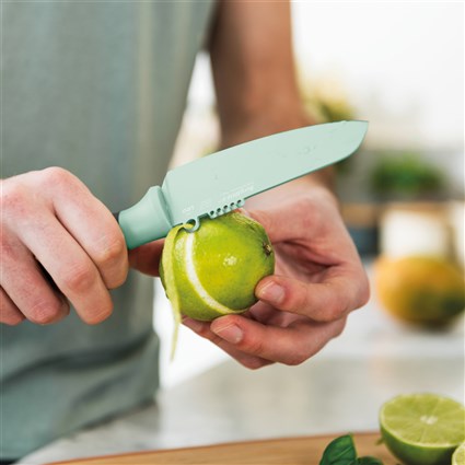 Leo 3950107 Couteau de cuisine pour légumes vert avec éplucheur, 11 cm, lame antiadhésive, manche ergonomique et gaine de protection