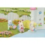 Sylvanian Families - 5747 - Duo Bébés Lapin Chocolat et Chat Persan en Promenade avec Accessoires pour Crèche (Figurines Articulées)