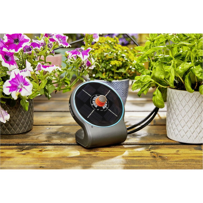 Gardena AquaBloom - Solution d'arrosage automatique solaire pour 20 plantes Gardena AquaBloom - Solution d'arrosage automatique solaire pour 20 plantes
