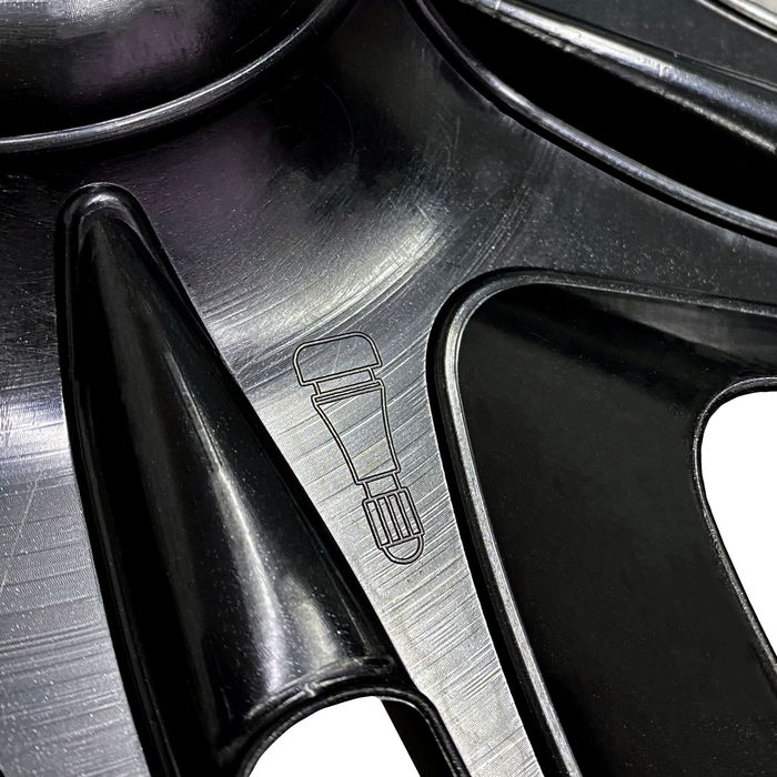 Omp OMPS07031312 Jeu de 4 Enjoliveurs Ghost 13 Pouces Noir-Argent ABS