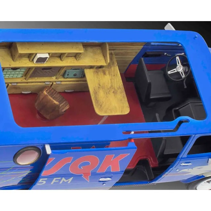 Revell GMC WSQK Squawk Van - Maquette de voiture Stranger Things avec colle, peintures et accessoires