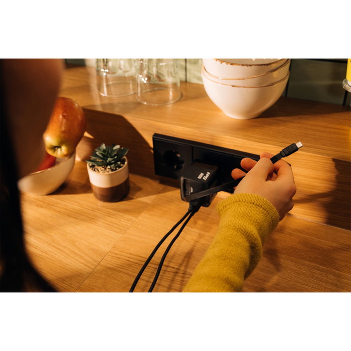 Verbatim Chargeur 65W 2 Ports avec Câble Rétractable - Black