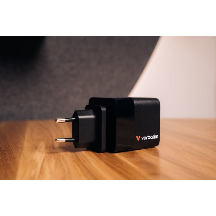 Verbatim Chargeur 65W 2 Ports avec Câble Rétractable - Black