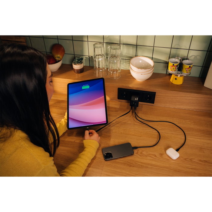 Verbatim Chargeur 65W 2 Ports avec Câble Rétractable - Black