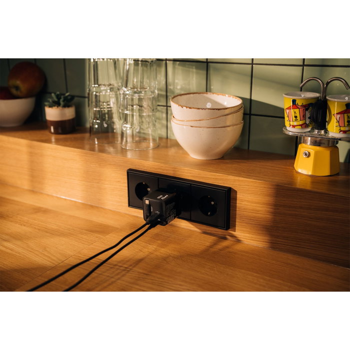 Verbatim Chargeur 65W 2 Ports avec Câble Rétractable - Black